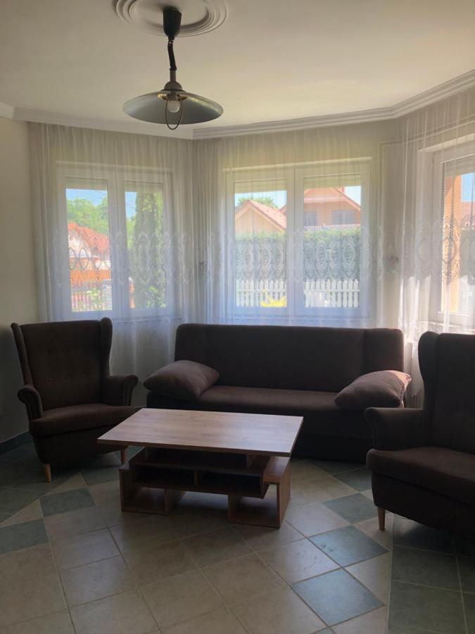 Tulipan Vendeghaz Appartement Hajdúszoboszló Buitenkant foto