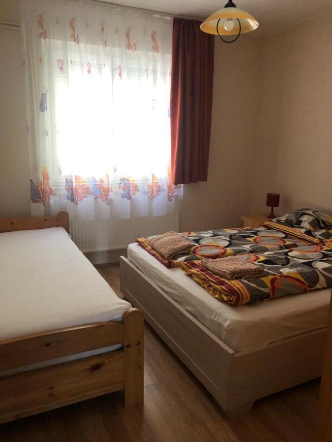 Tulipan Vendeghaz Appartement Hajdúszoboszló Buitenkant foto