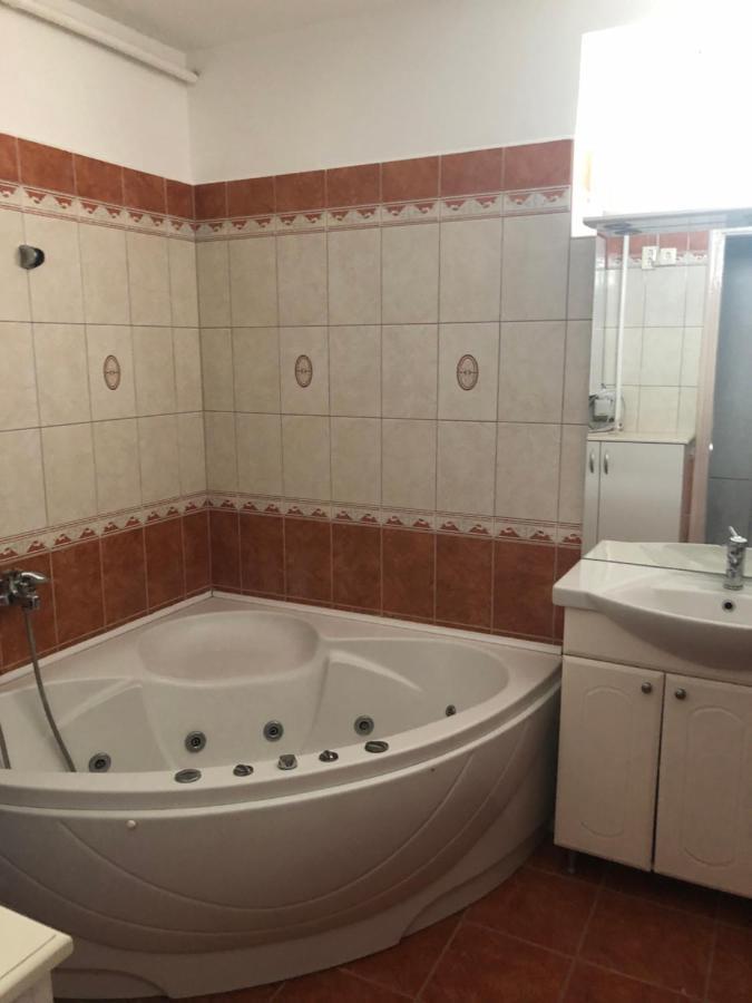 Tulipan Vendeghaz Appartement Hajdúszoboszló Buitenkant foto