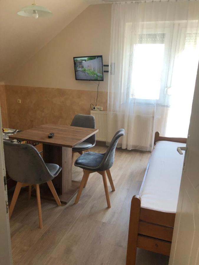 Tulipan Vendeghaz Appartement Hajdúszoboszló Buitenkant foto