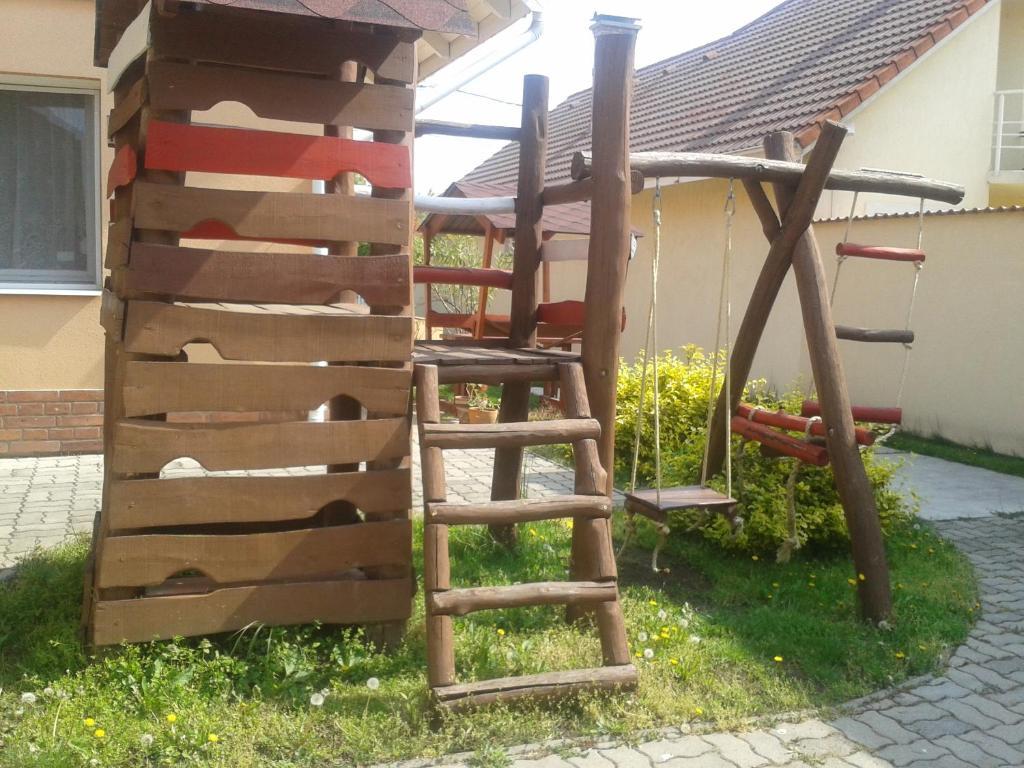 Tulipan Vendeghaz Appartement Hajdúszoboszló Buitenkant foto