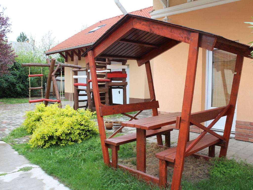 Tulipan Vendeghaz Appartement Hajdúszoboszló Buitenkant foto