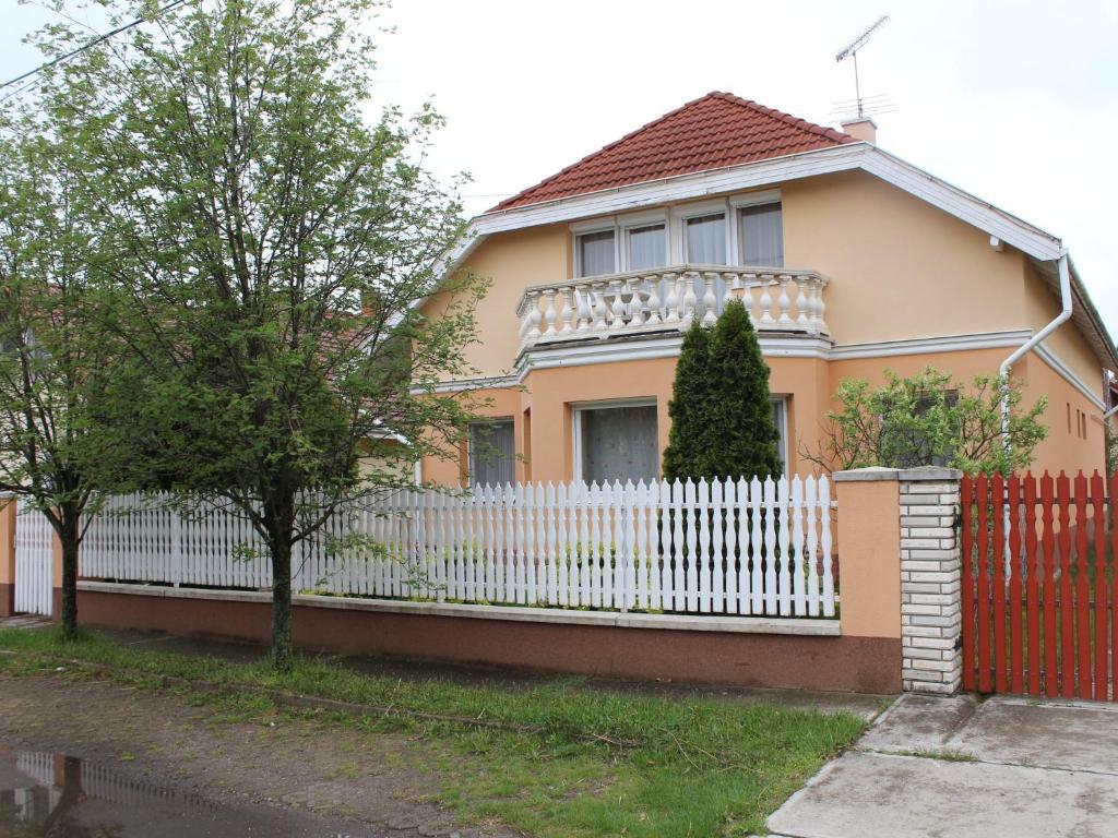 Tulipan Vendeghaz Appartement Hajdúszoboszló Buitenkant foto
